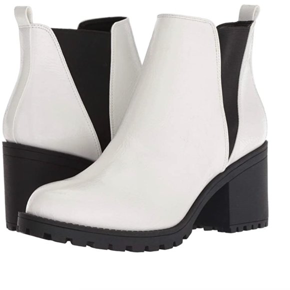 WHITE PATENT LEATHER ANKLE BOOTS - SIZE 9 - DIRTY LAUNDRY - Picture 3 of 10